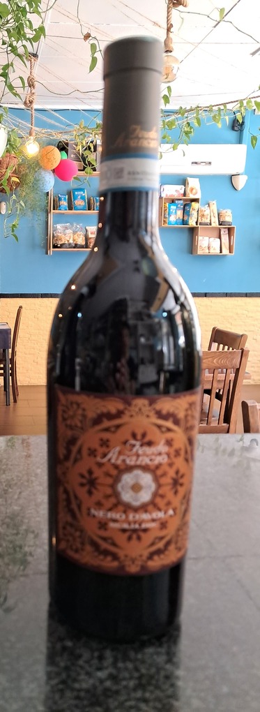 vino_tinto_nero_D'Avola